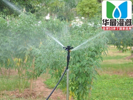摇臂喷灌设备